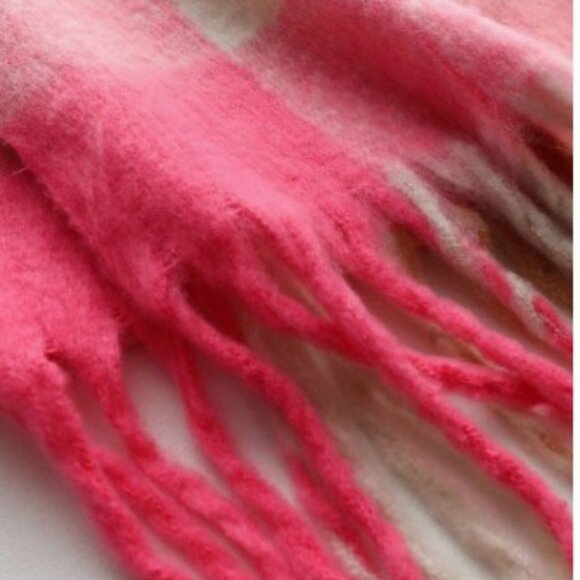 NWT cashmere style long plaid fringed scarf wrap - Picture 3 of 3